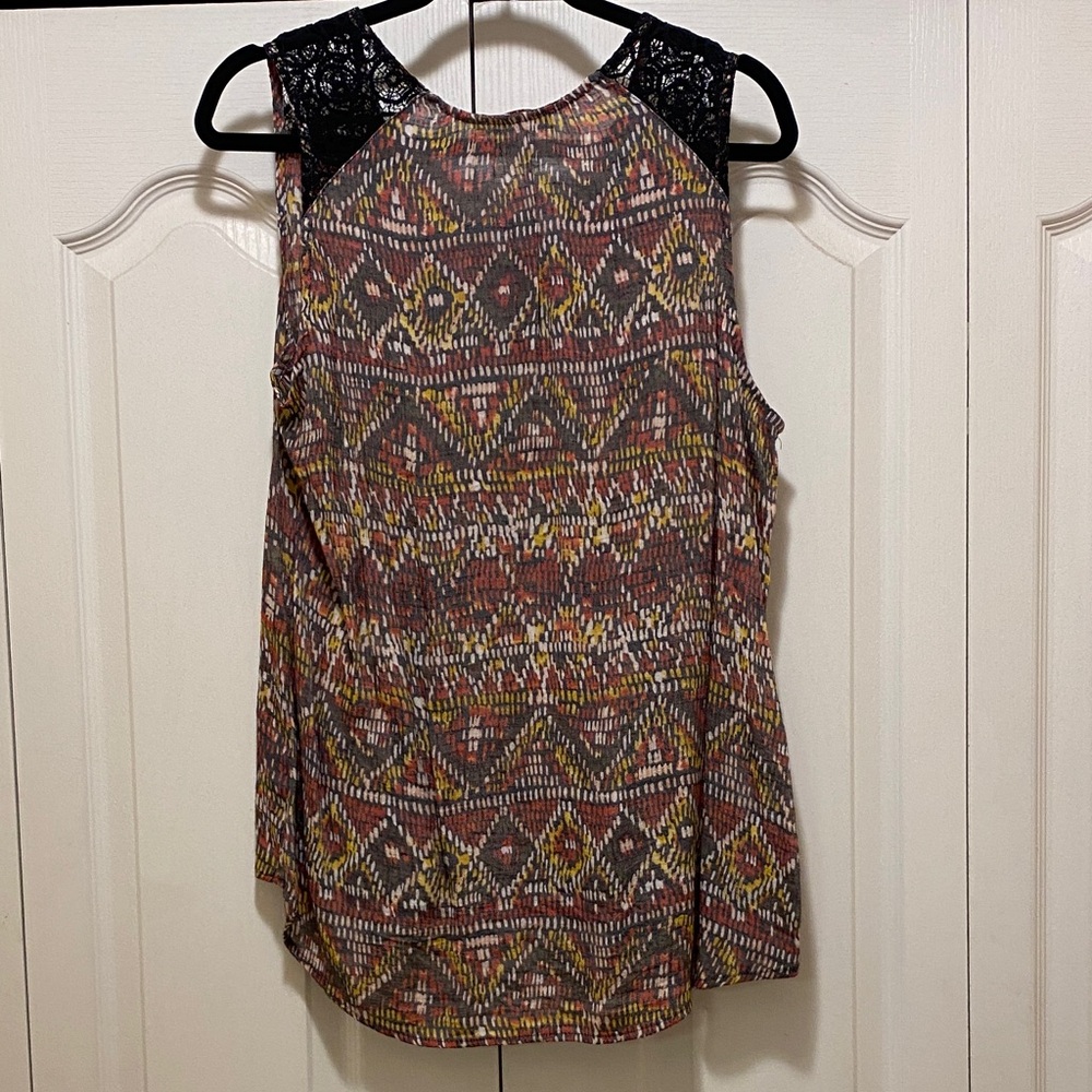 Sears Geometric Print Blouse with Black Lace - Picture 3 of 6